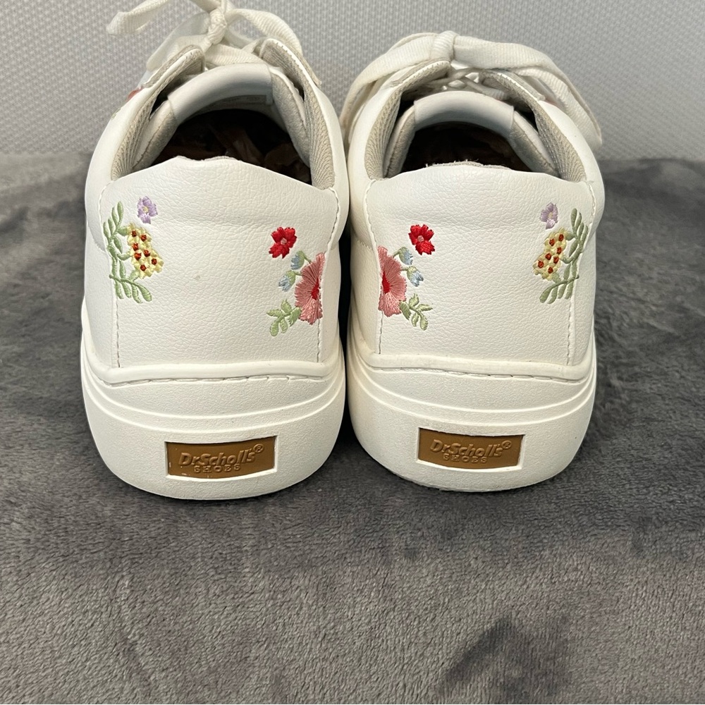 Dr. Scholl's Time Off Floral Embroidered Sneakers. Arch support. White. Sz 11 - Picture 6 of 11